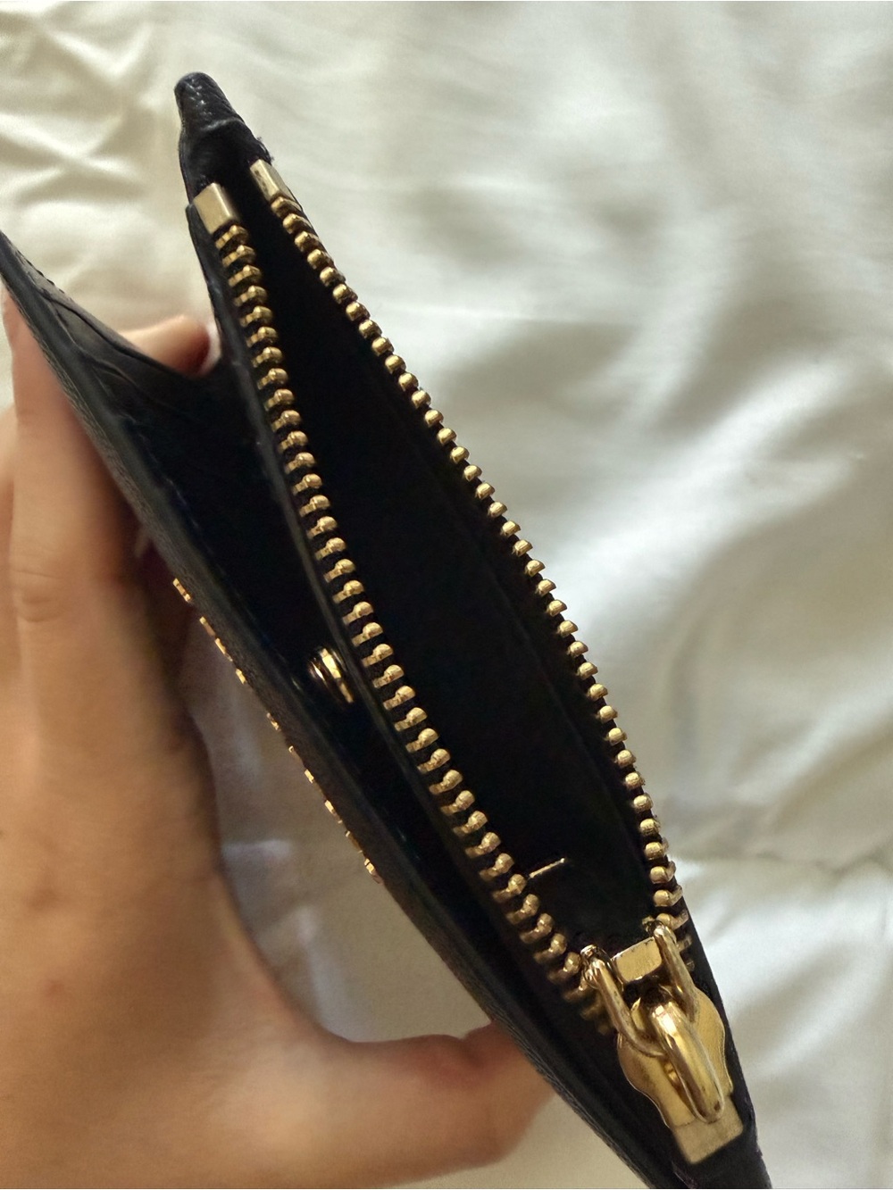 Marc Jacobs Black Leather Compact Zip Card Case with Gold Hardware - Picture 7 of 7